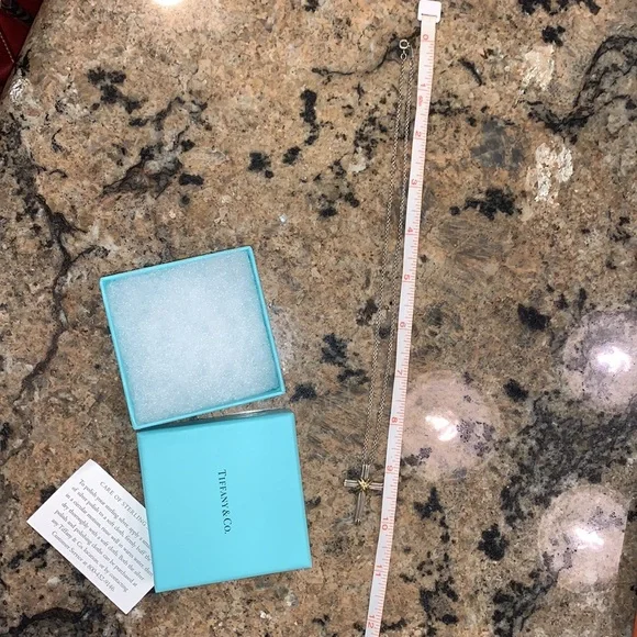Beautiful TIFFANY & Co. 925 750 signature cross pendant necklace